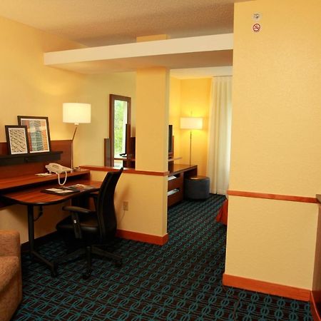 Fairfield Inn & Suites Траверс-Сіті Екстер'єр фото