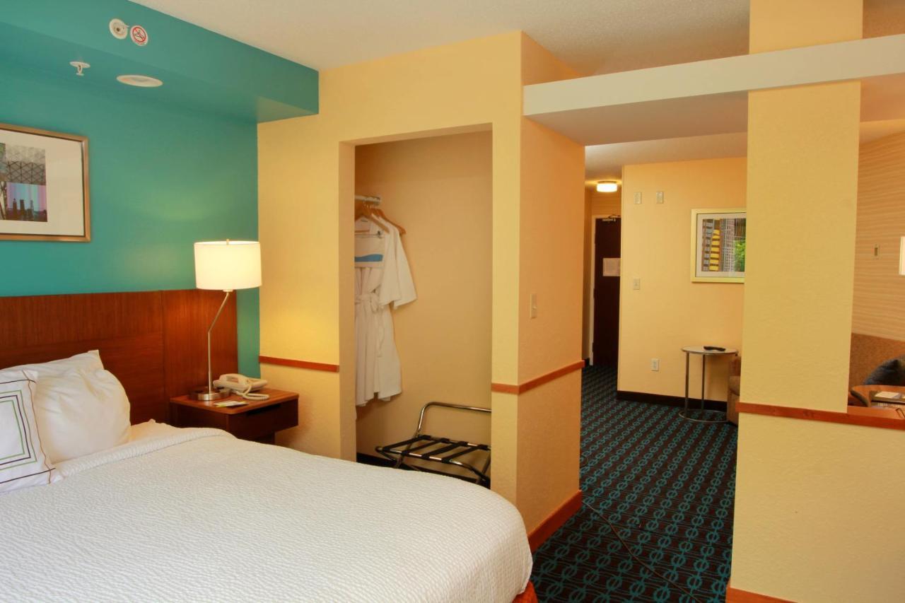 Fairfield Inn & Suites Траверс-Сіті Екстер'єр фото