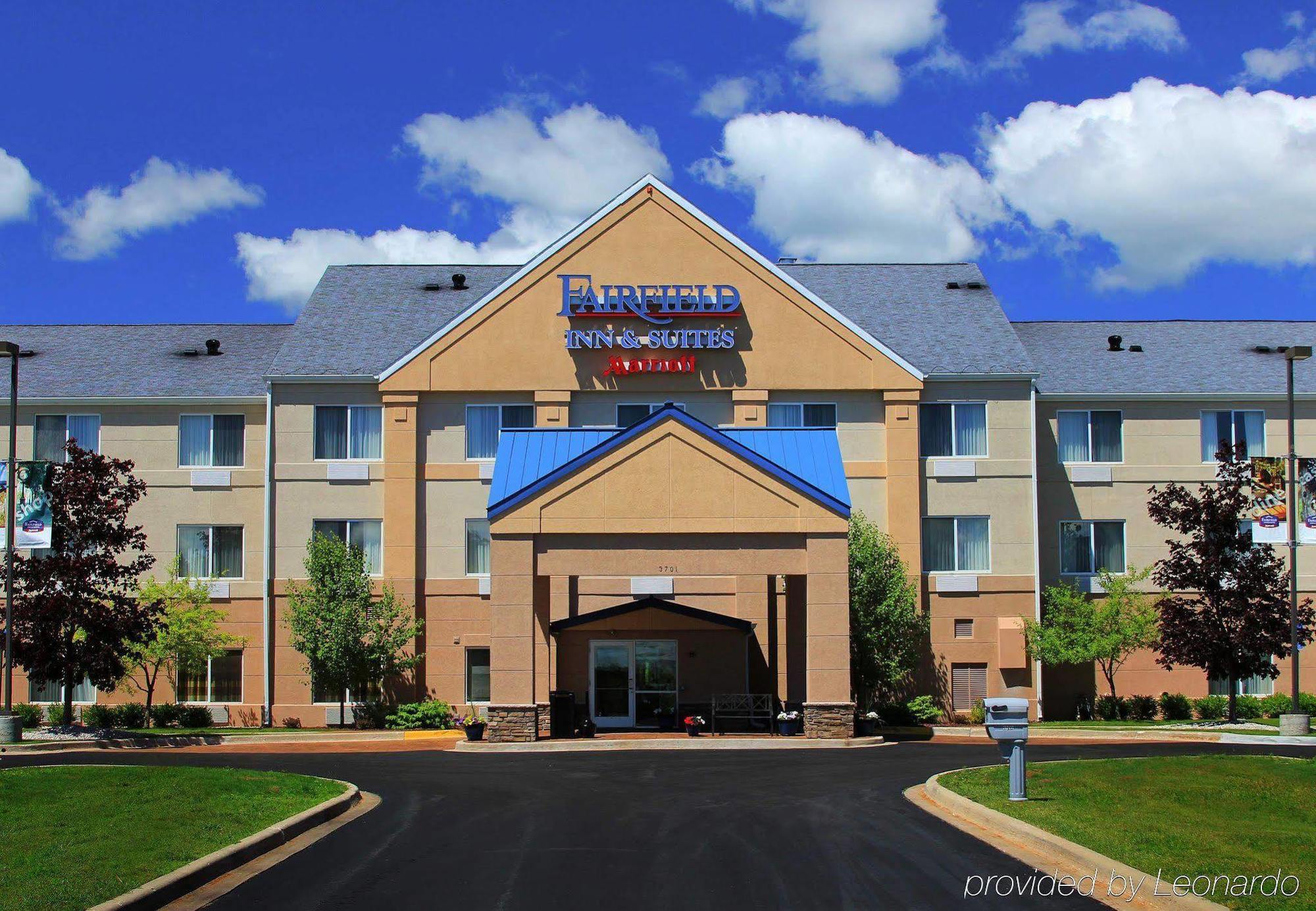 Fairfield Inn & Suites Траверс-Сіті Екстер'єр фото