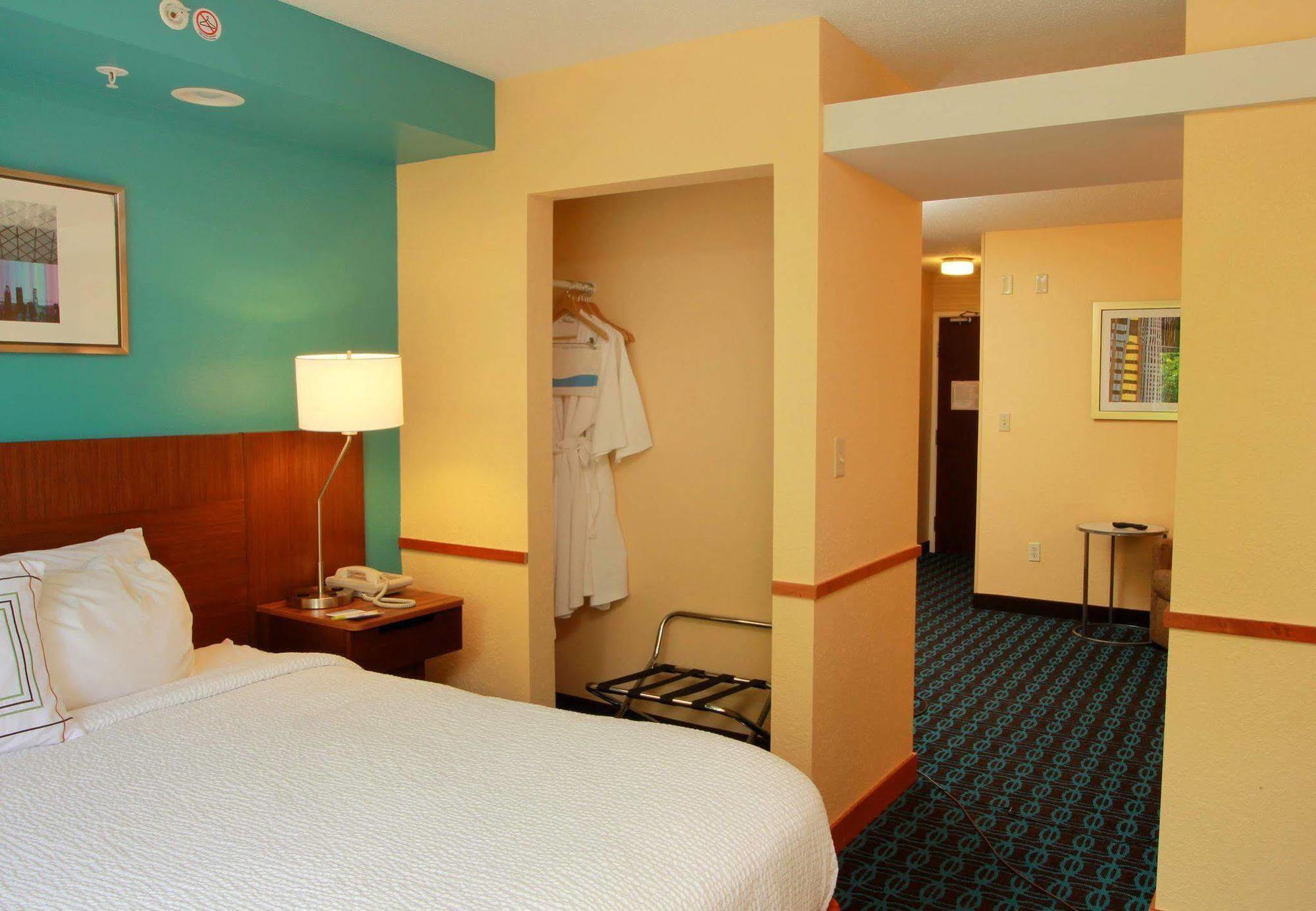 Fairfield Inn & Suites Траверс-Сіті Екстер'єр фото